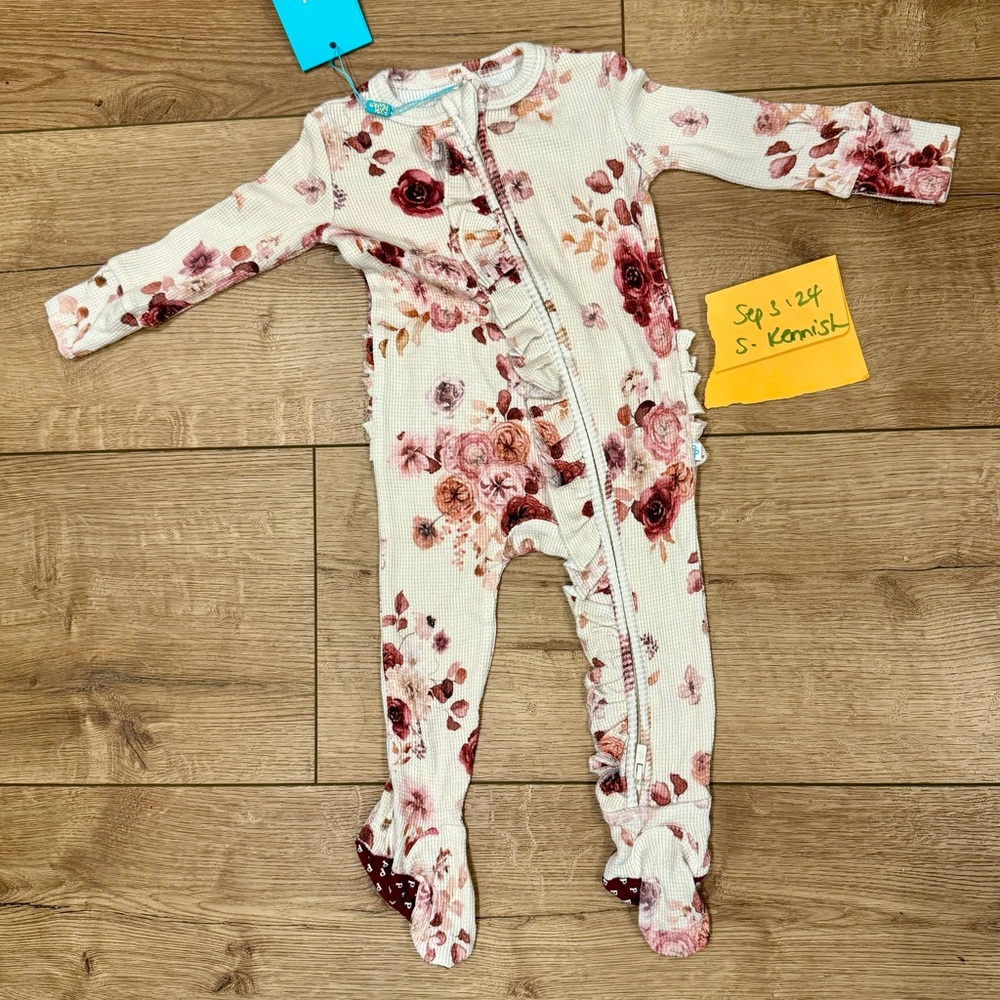 Posh peanut NWT 6-9 months